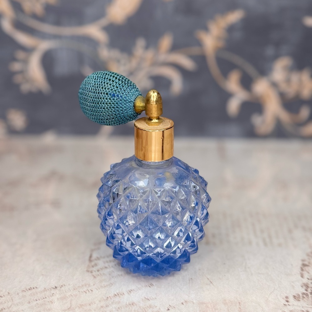Vintage Blue Cut Glass Perfume Bottle Atomizer Brass Pump Estate - Picture 3 of 10